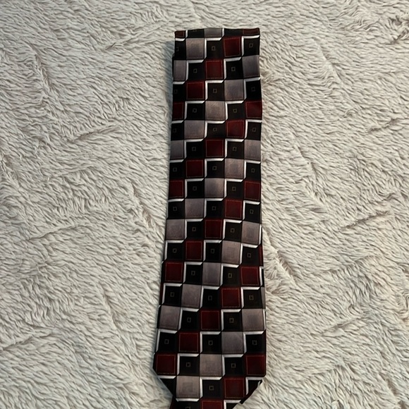 Kilburne and Finch Silk Tie - Picture 1 of 4